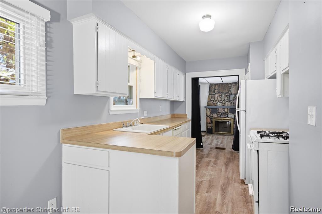 214 Woodsboro Drive 1