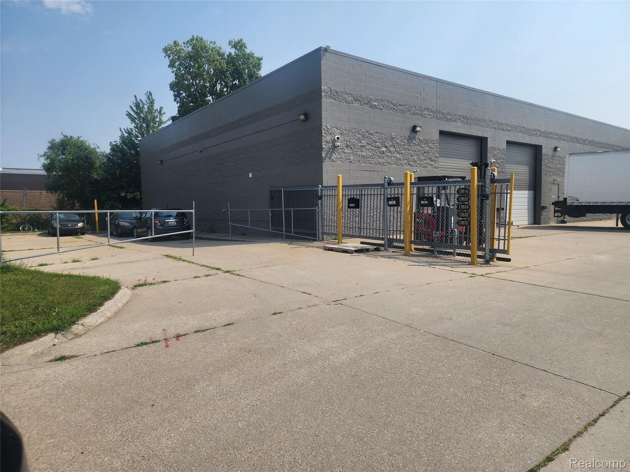 12816-12832 E Nine Mile Road