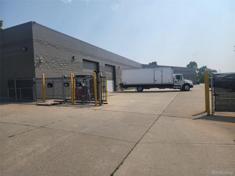 12816-12832 E Nine Mile Road Warren City MI 48909