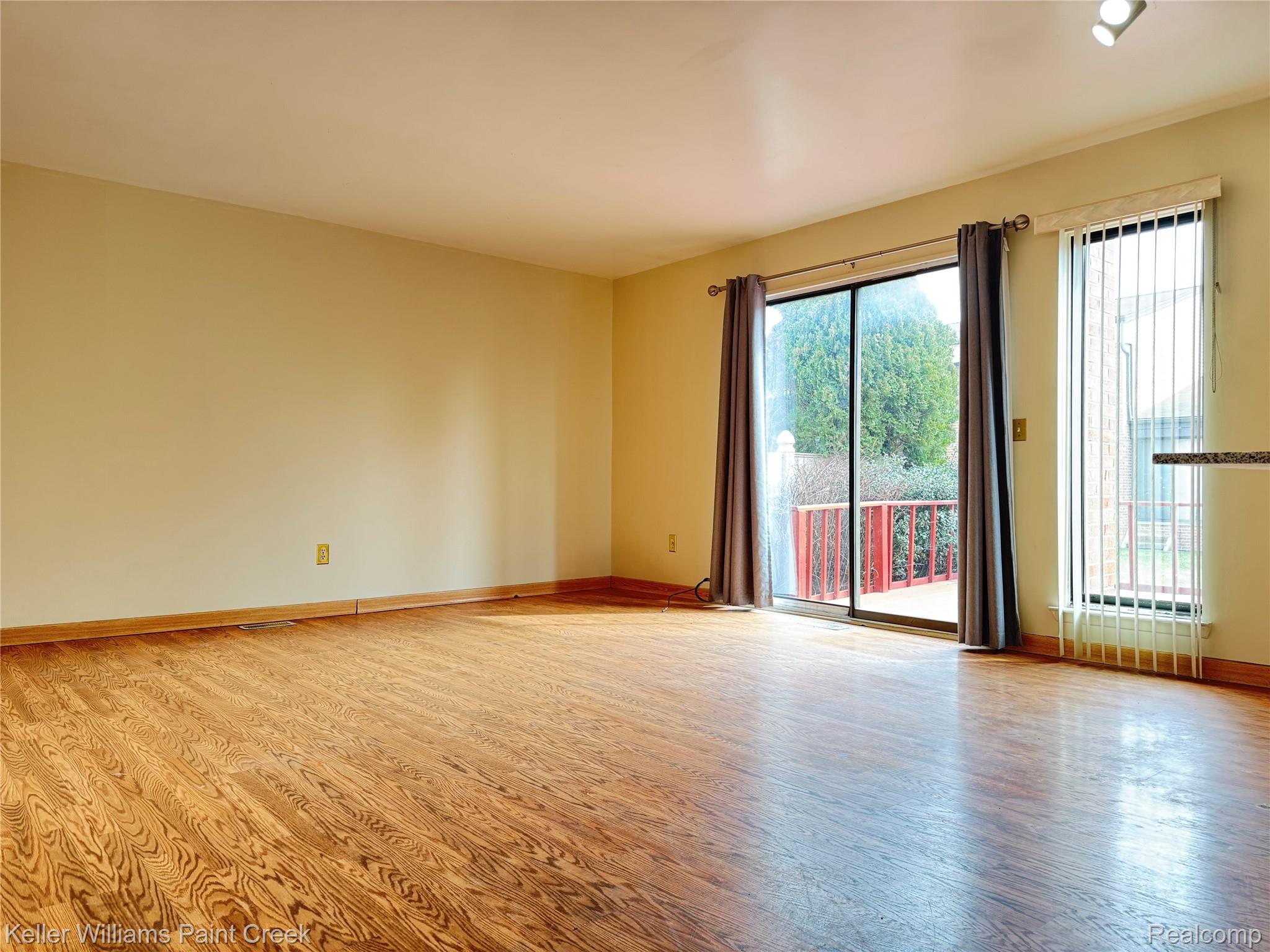 2038 Roman Court