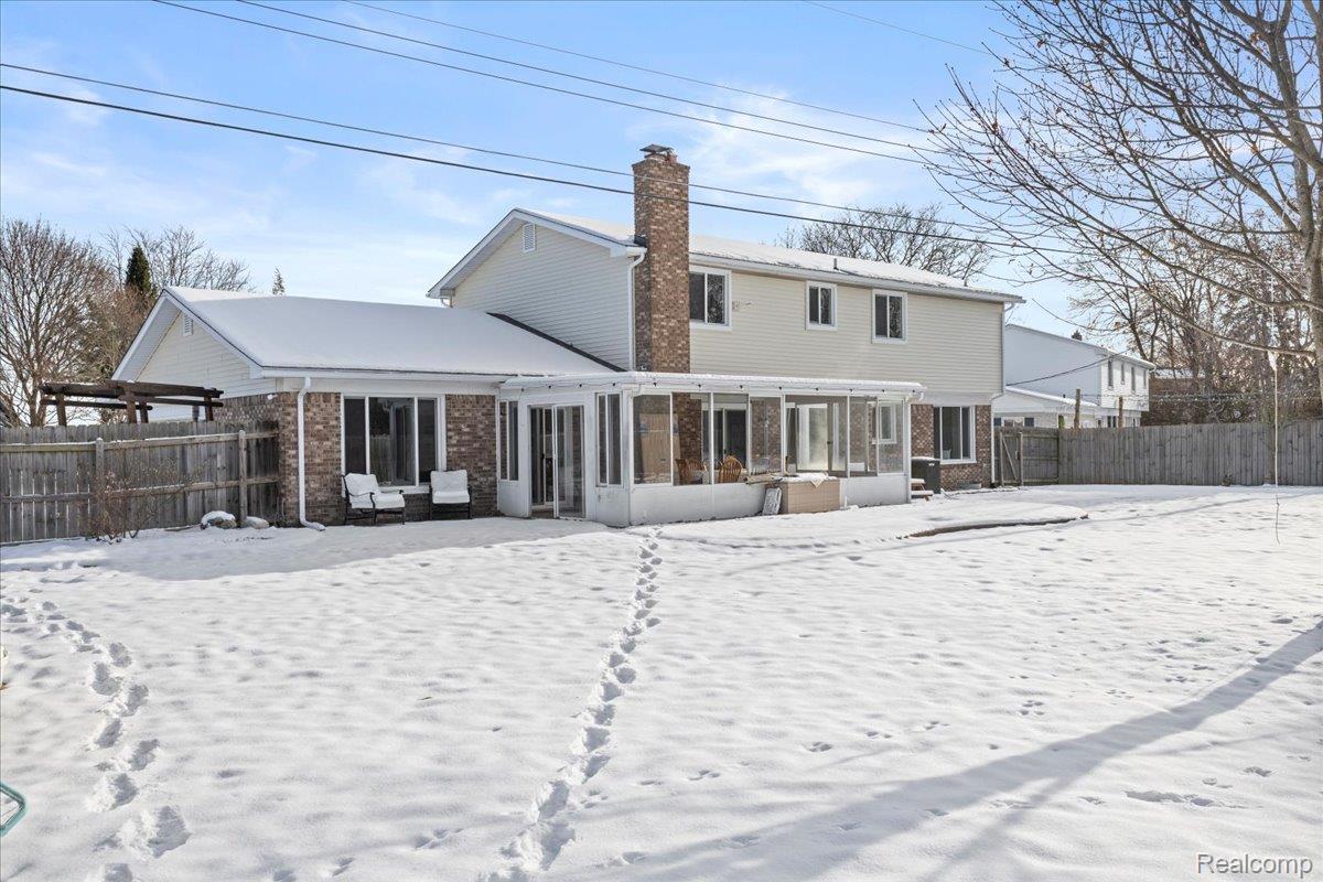 Utica, Michigan 48316, United States, 5 Bedrooms Bedrooms, ,3 BathroomsBathrooms,Residential,Active,254303