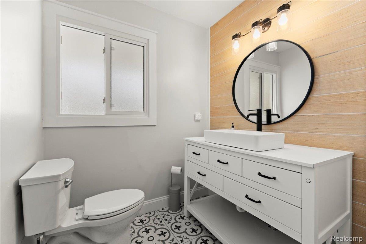 Utica, Michigan 48316, United States, 5 Bedrooms Bedrooms, ,3 BathroomsBathrooms,Residential,Active,254303