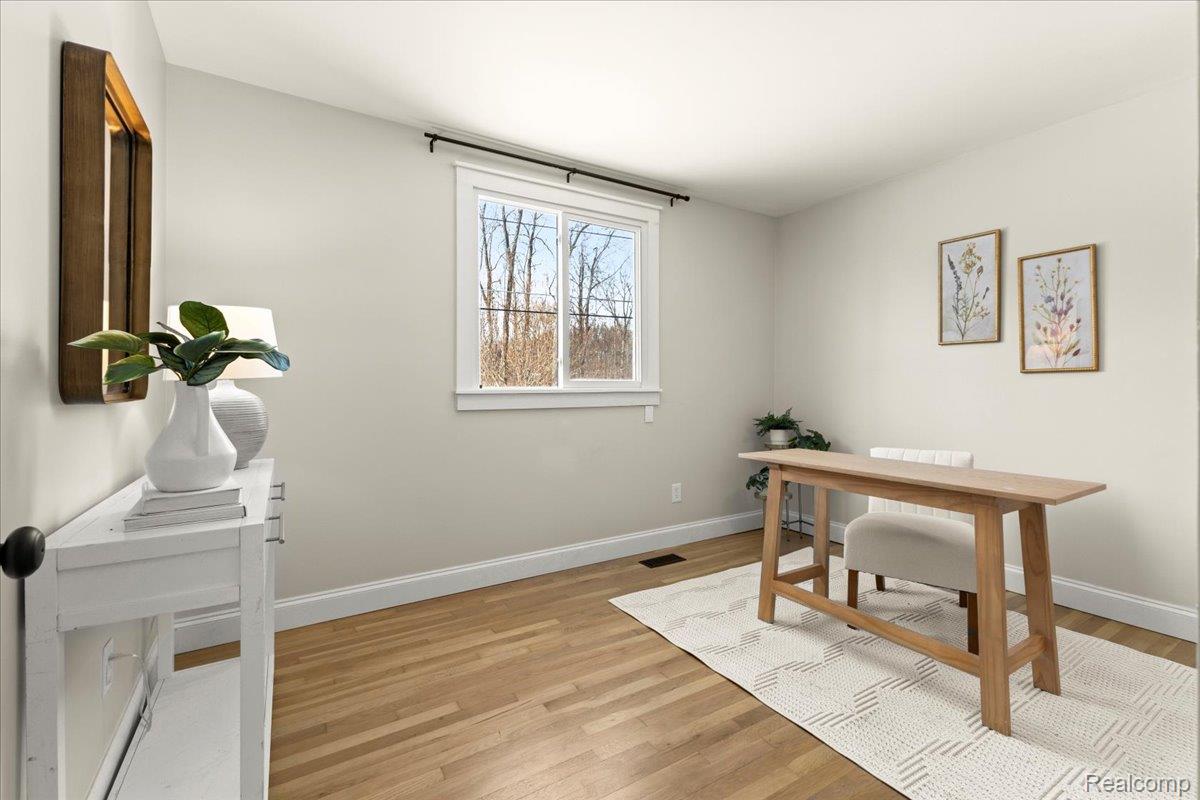 Utica, Michigan 48316, United States, 5 Bedrooms Bedrooms, ,3 BathroomsBathrooms,Residential,Active,254303