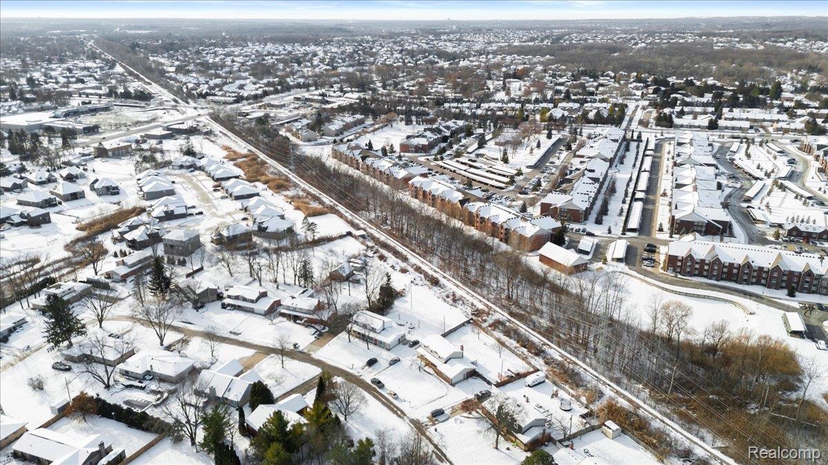 Utica, Michigan 48316, United States, 5 Bedrooms Bedrooms, ,3 BathroomsBathrooms,Residential,Active,254303