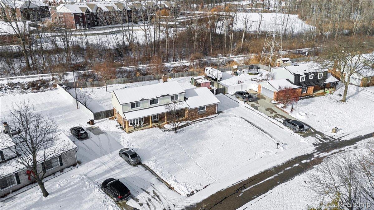 Utica, Michigan 48316, United States, 5 Bedrooms Bedrooms, ,3 BathroomsBathrooms,Residential,Active,254303