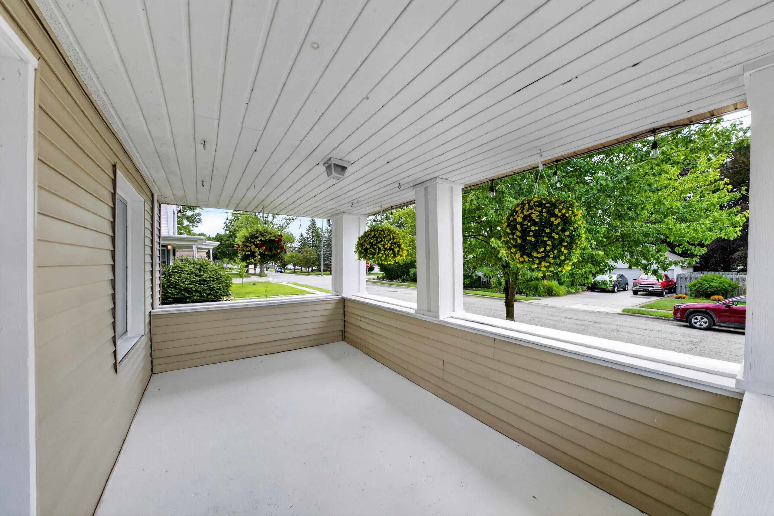 33 E 2nd Street