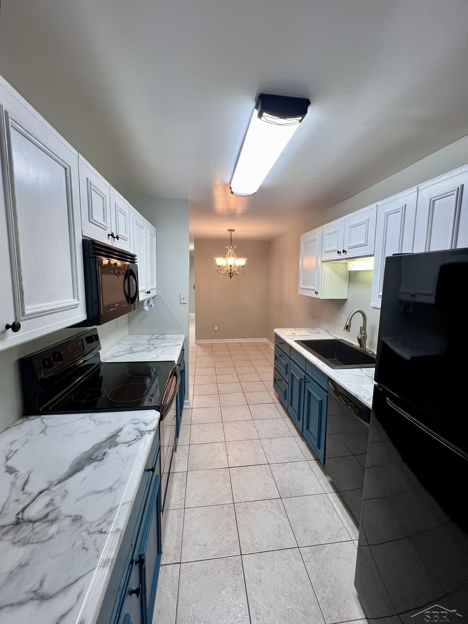 3339 S Cabaret Trail