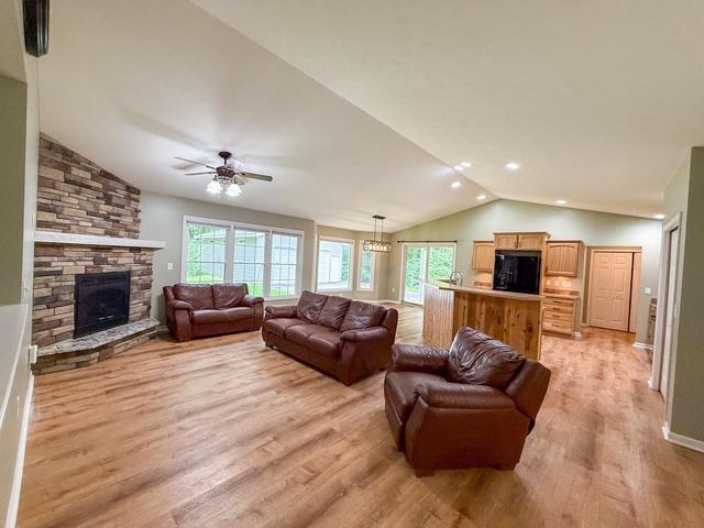 3120 Kens Place