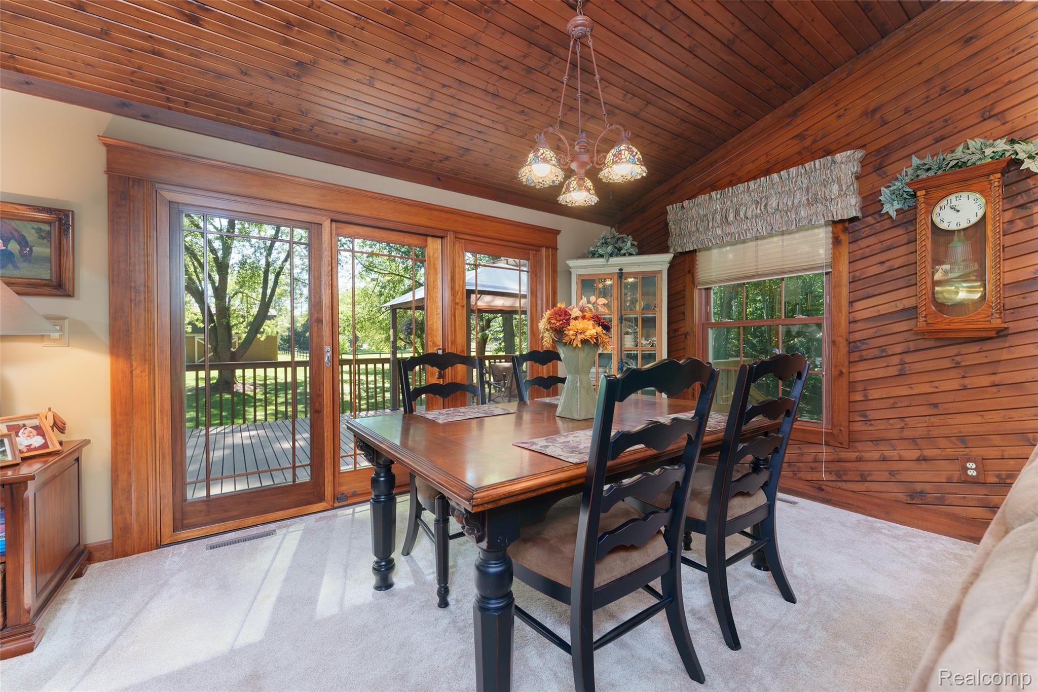 6209 Raddatz Road