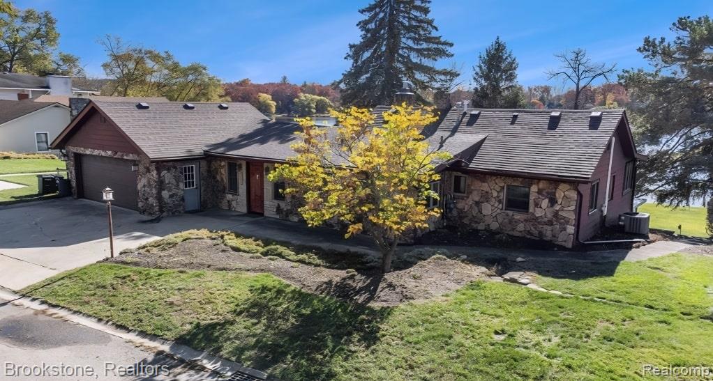 2739 Lakeridge