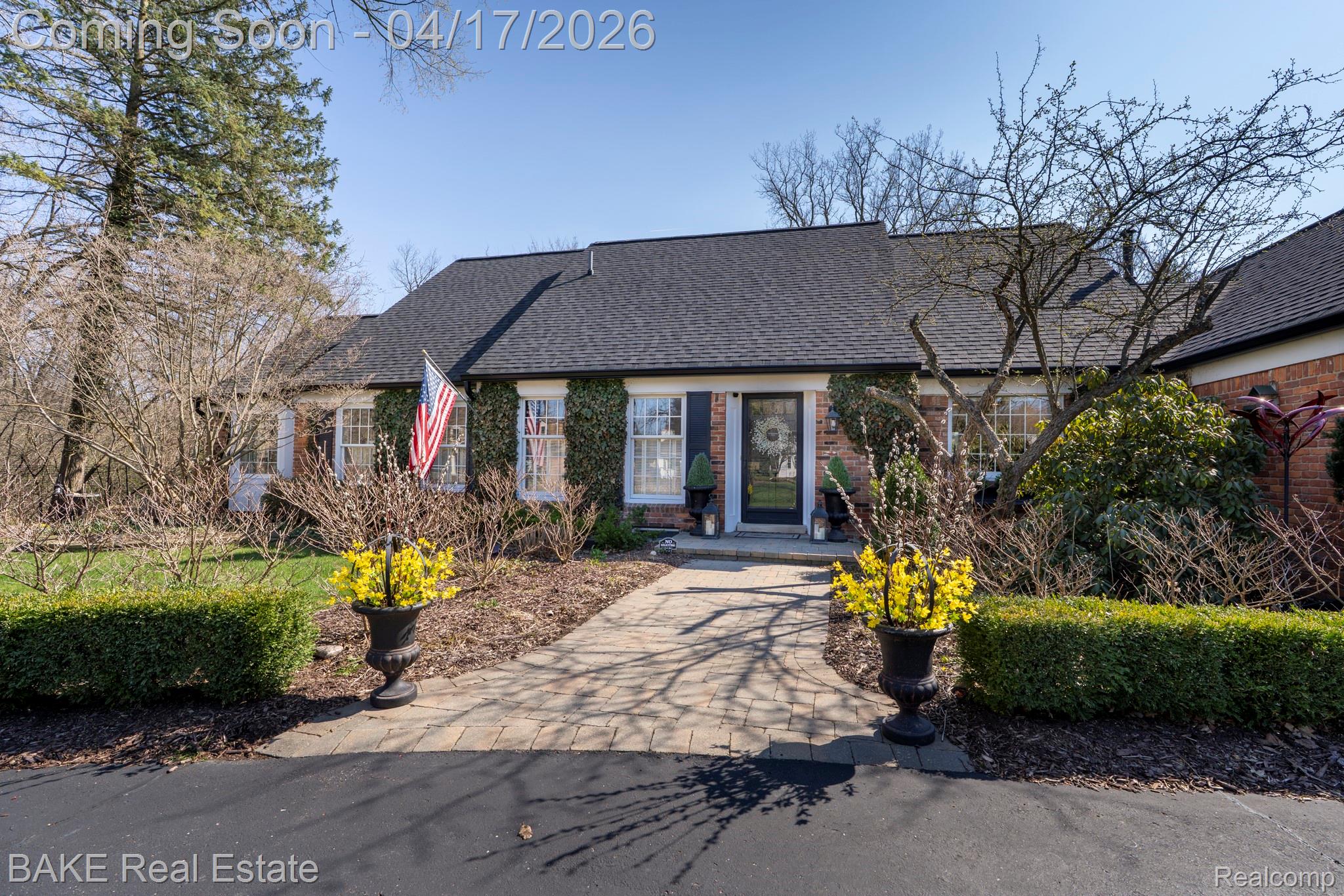 46287 Pickford Street