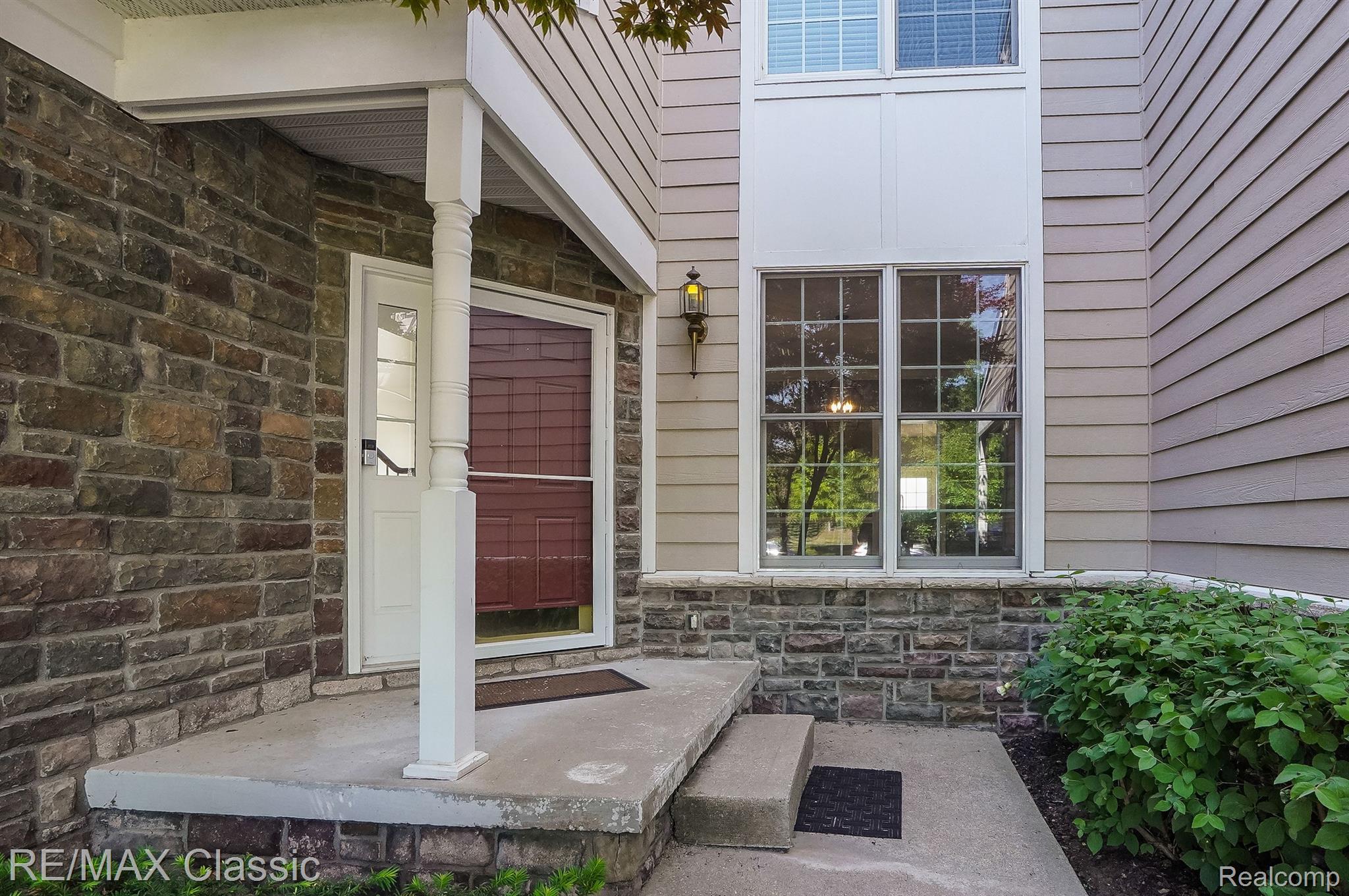 24825 REEDS POINTE Drive