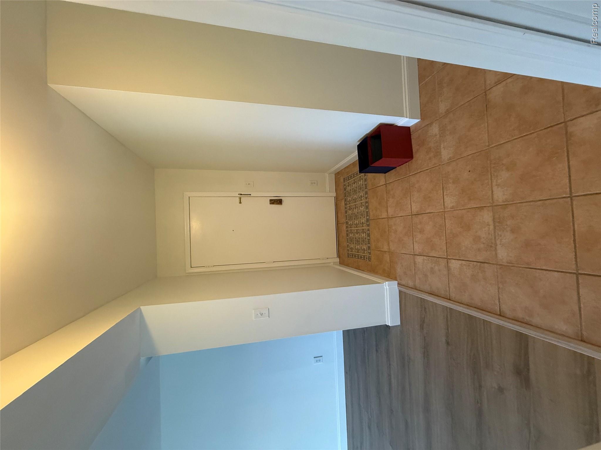 150 E Long Lake Road