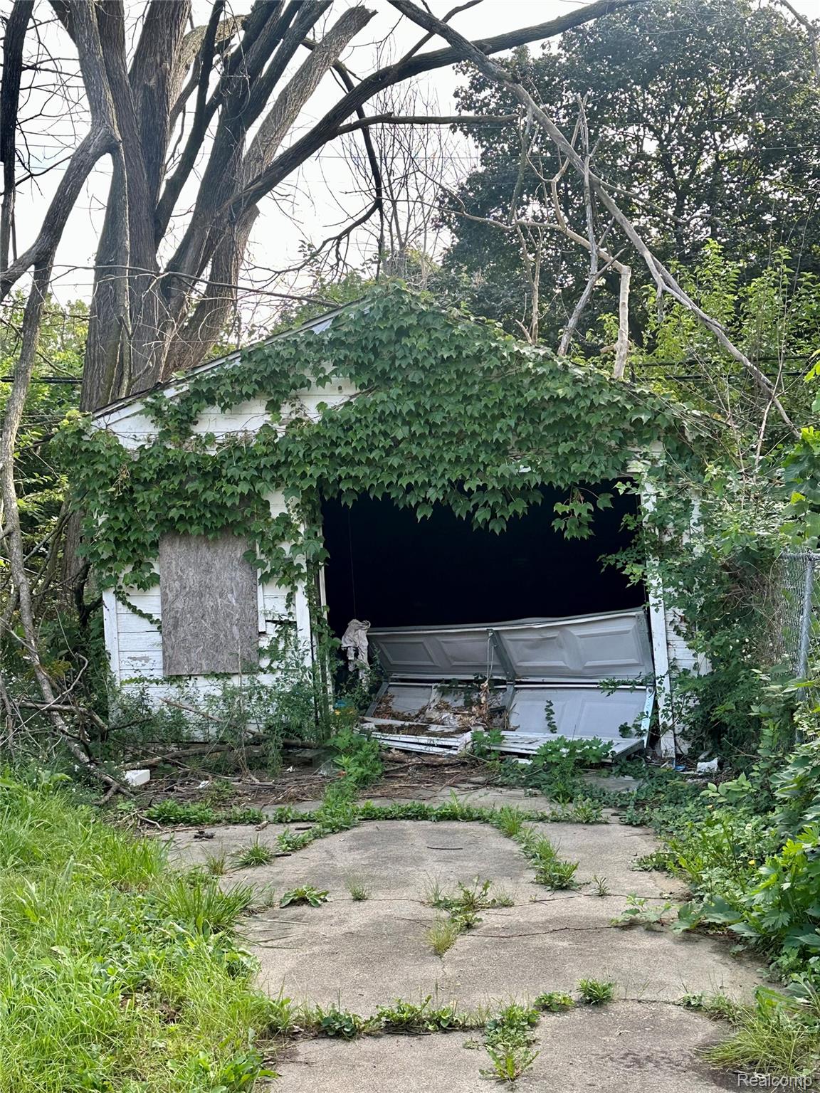 19386 Waltham Street