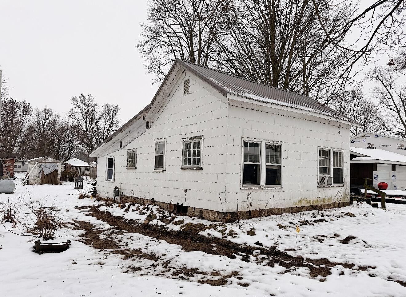 340 E Arbor Street E