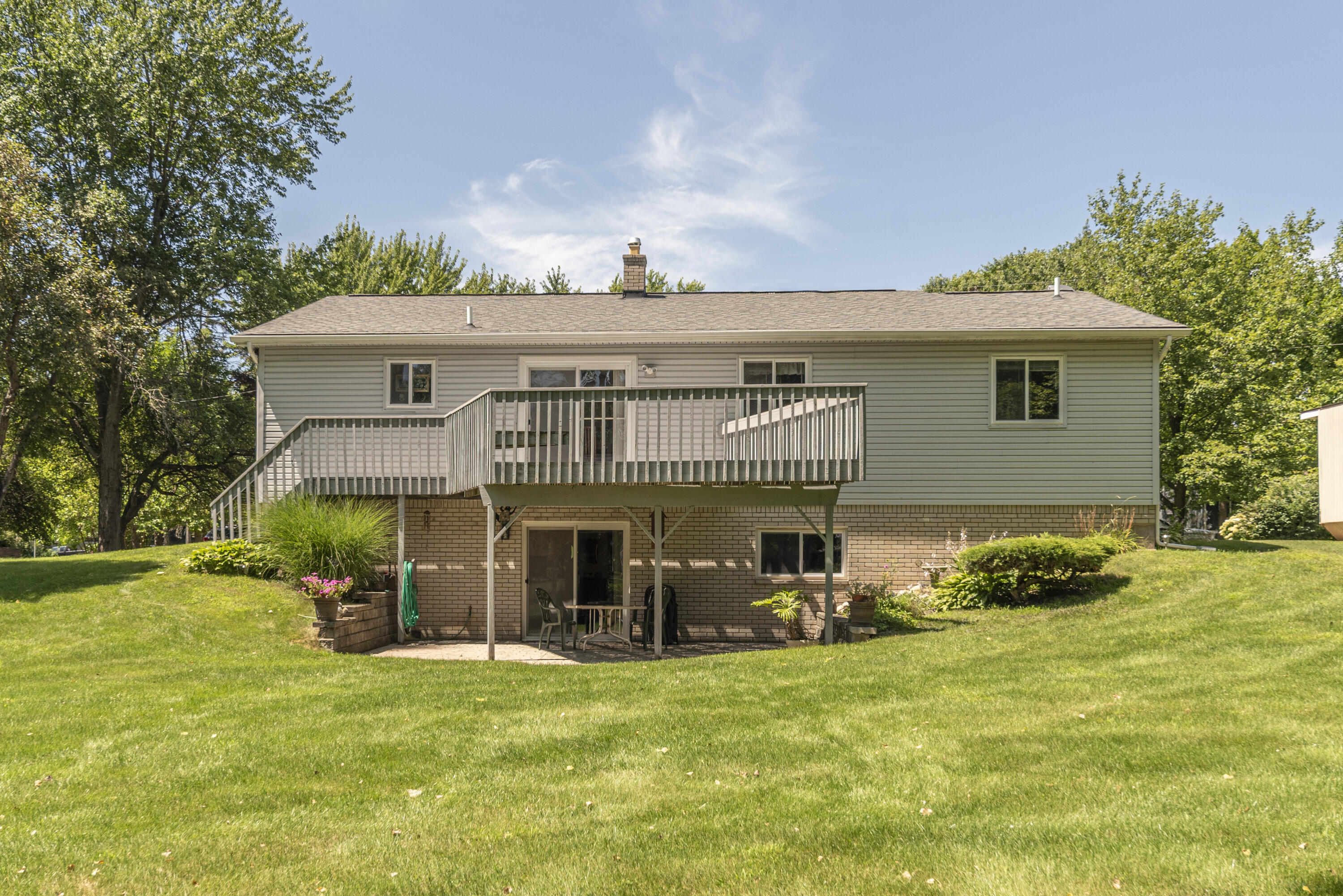 4254 Strathcona Drive