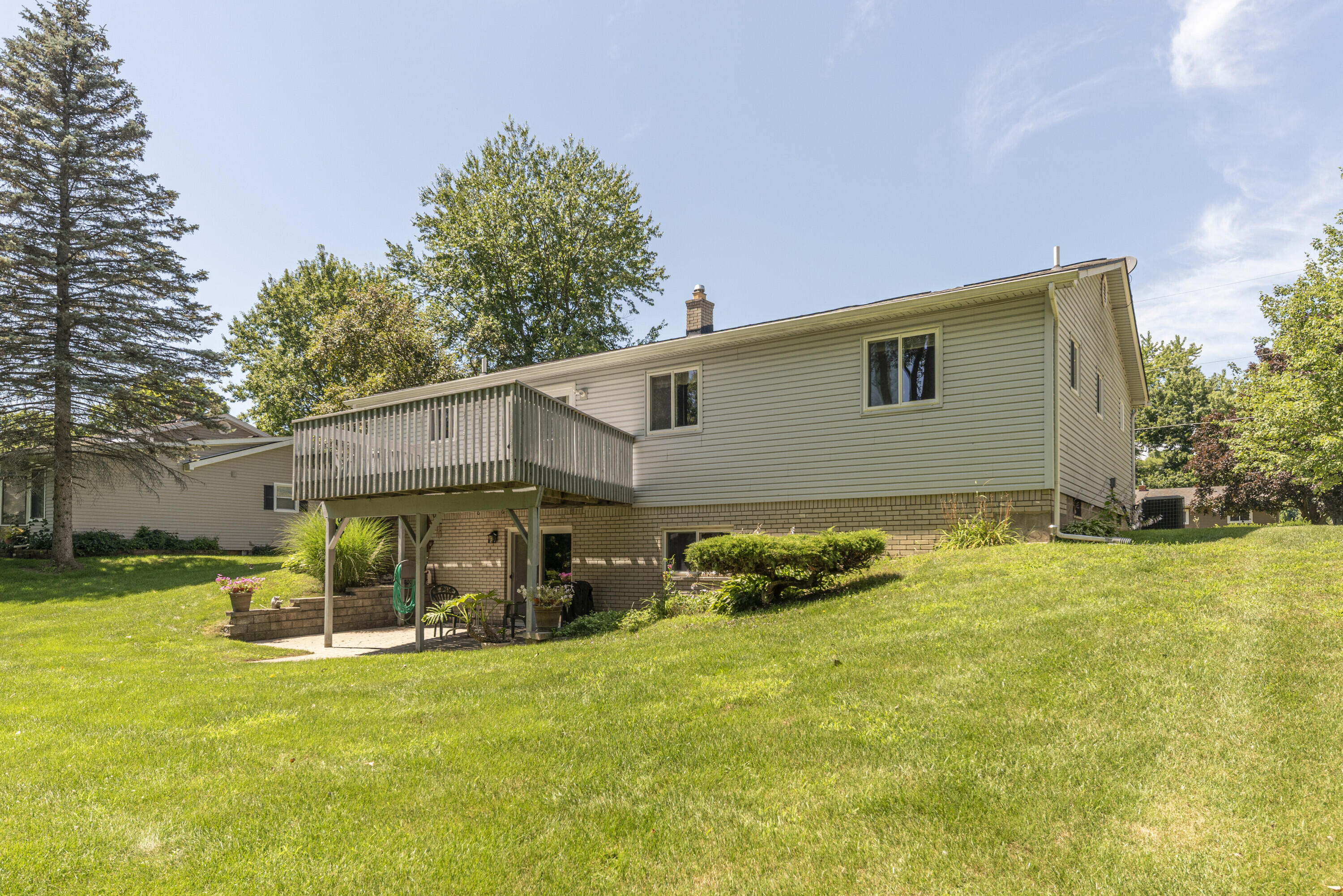4254 Strathcona Drive