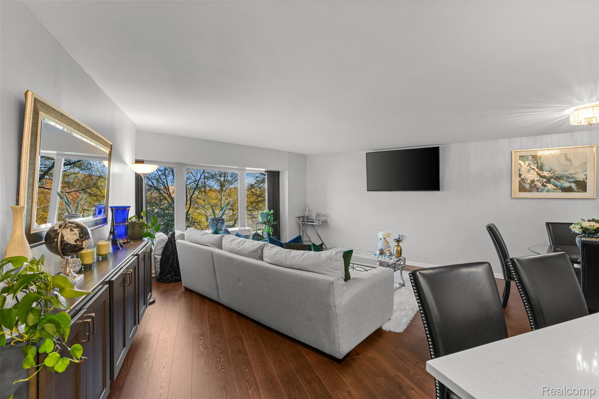 5000 Town Center Center 306