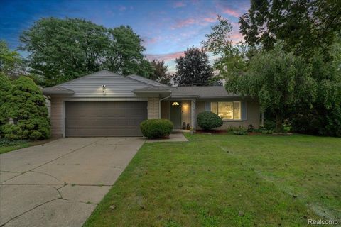 29994 Rambling Road Southfield City MI 48076