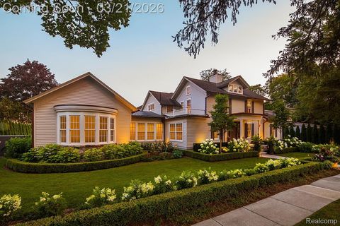 Photo of 743 W Frank Street, Birmingham City, MI 48009 (MLS # 20261017112)