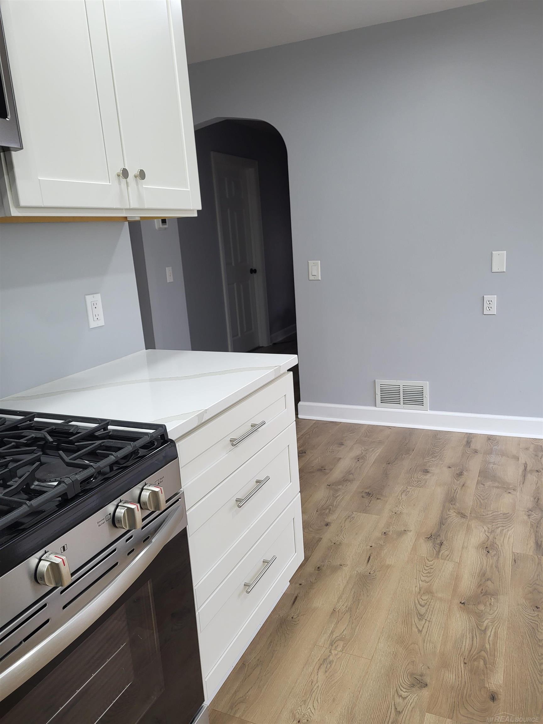 3843 Stuyvesant NE Avenue