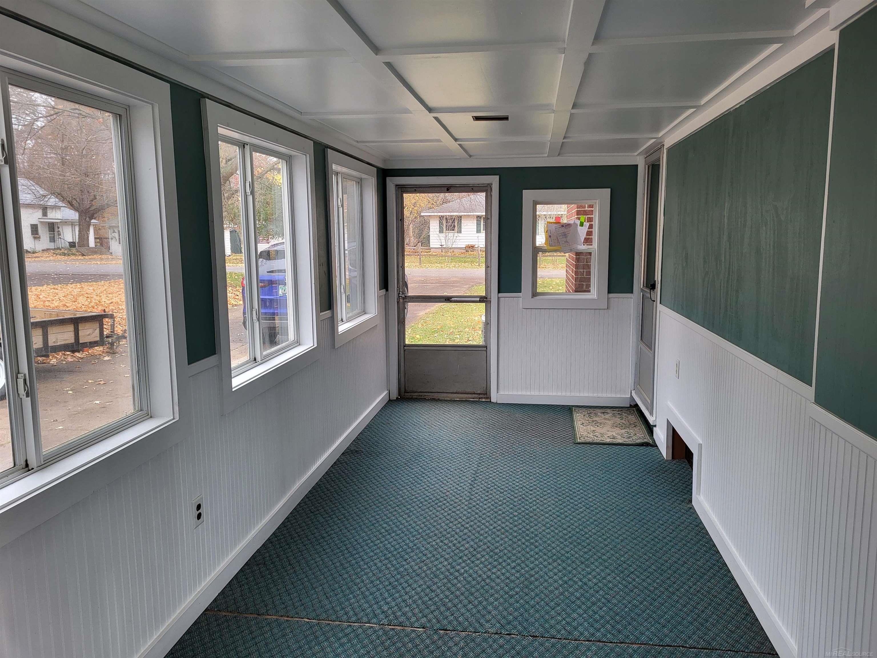 3843 Stuyvesant NE Avenue