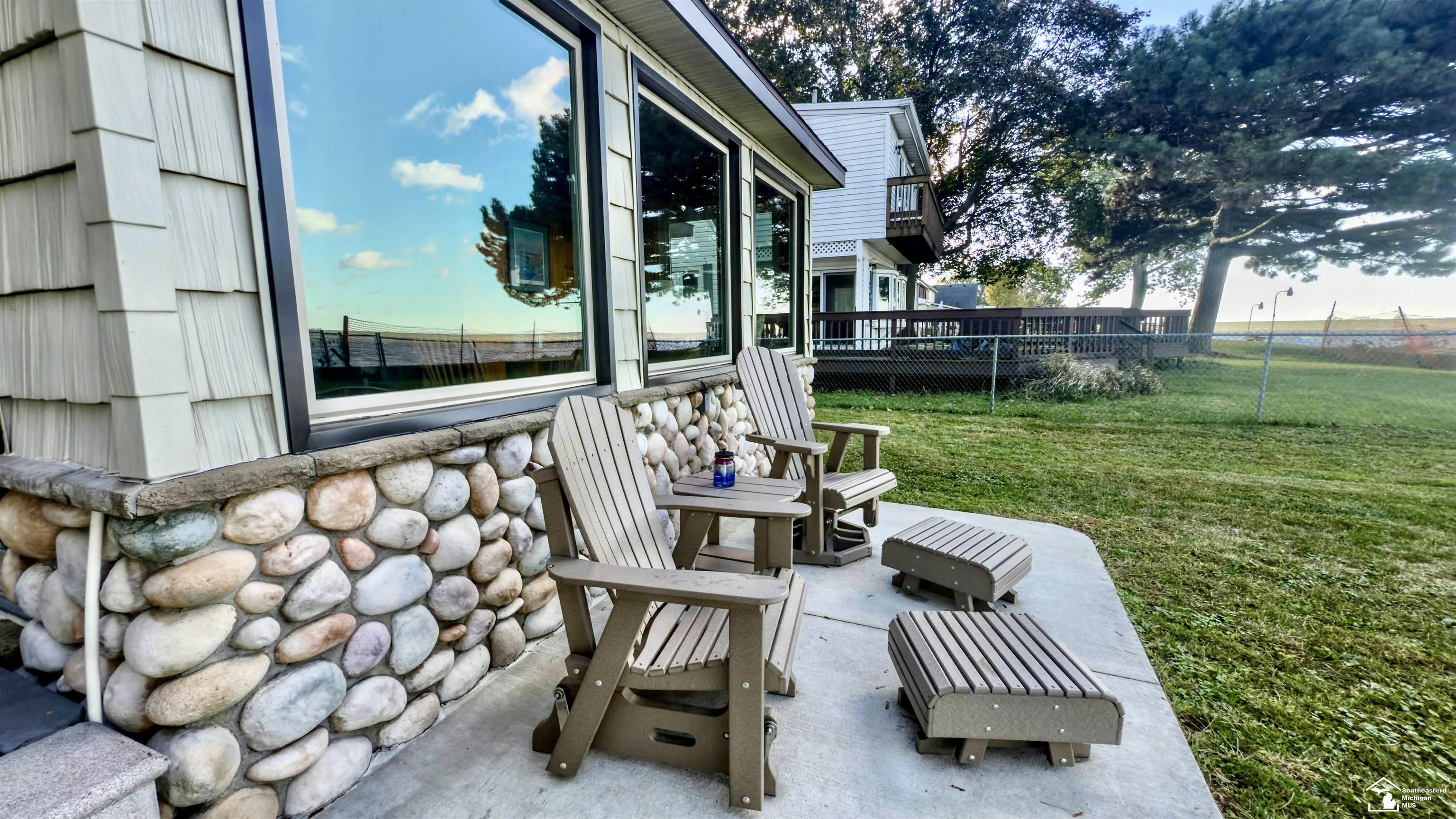 3515 Lakeshore Drive