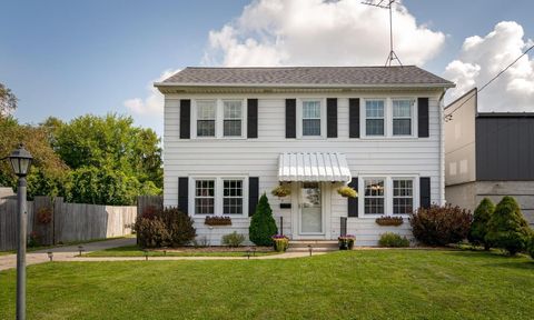 Photo of 627 Marywood Drive NE, Grand Rapids City, MI 49505 (MLS # 65026016654)