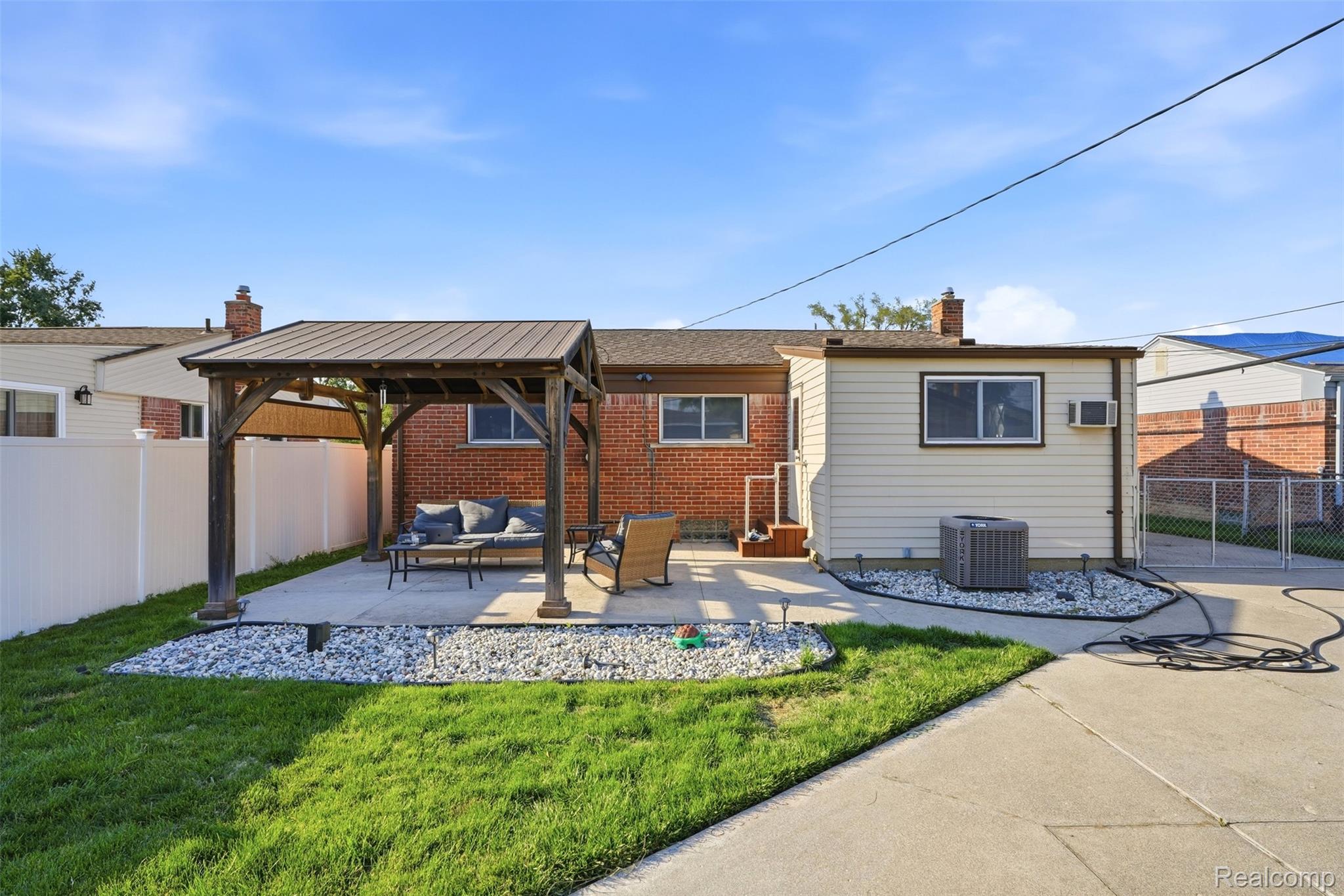 17968 Summer Lane S
