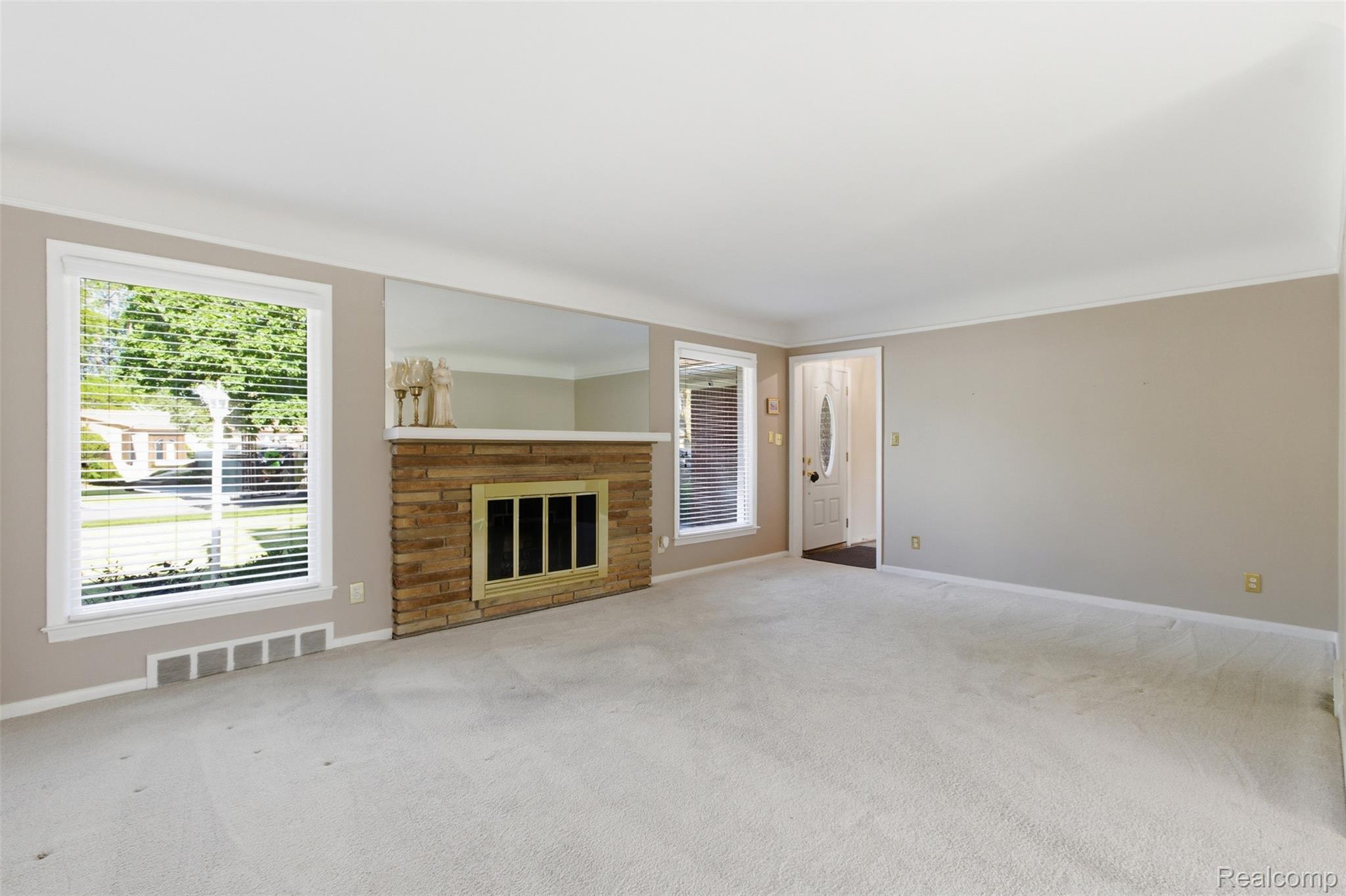 26347 Woodworth Circle