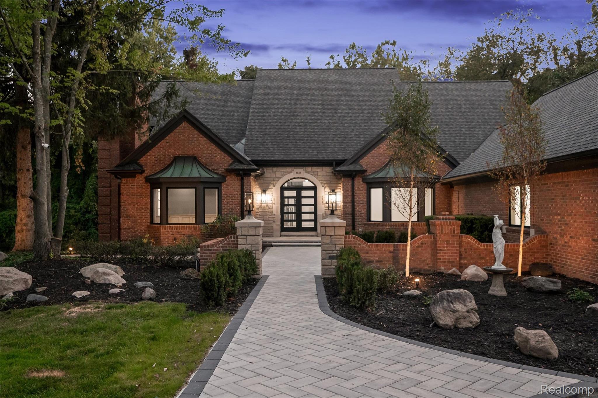 1347 N Carillon Court