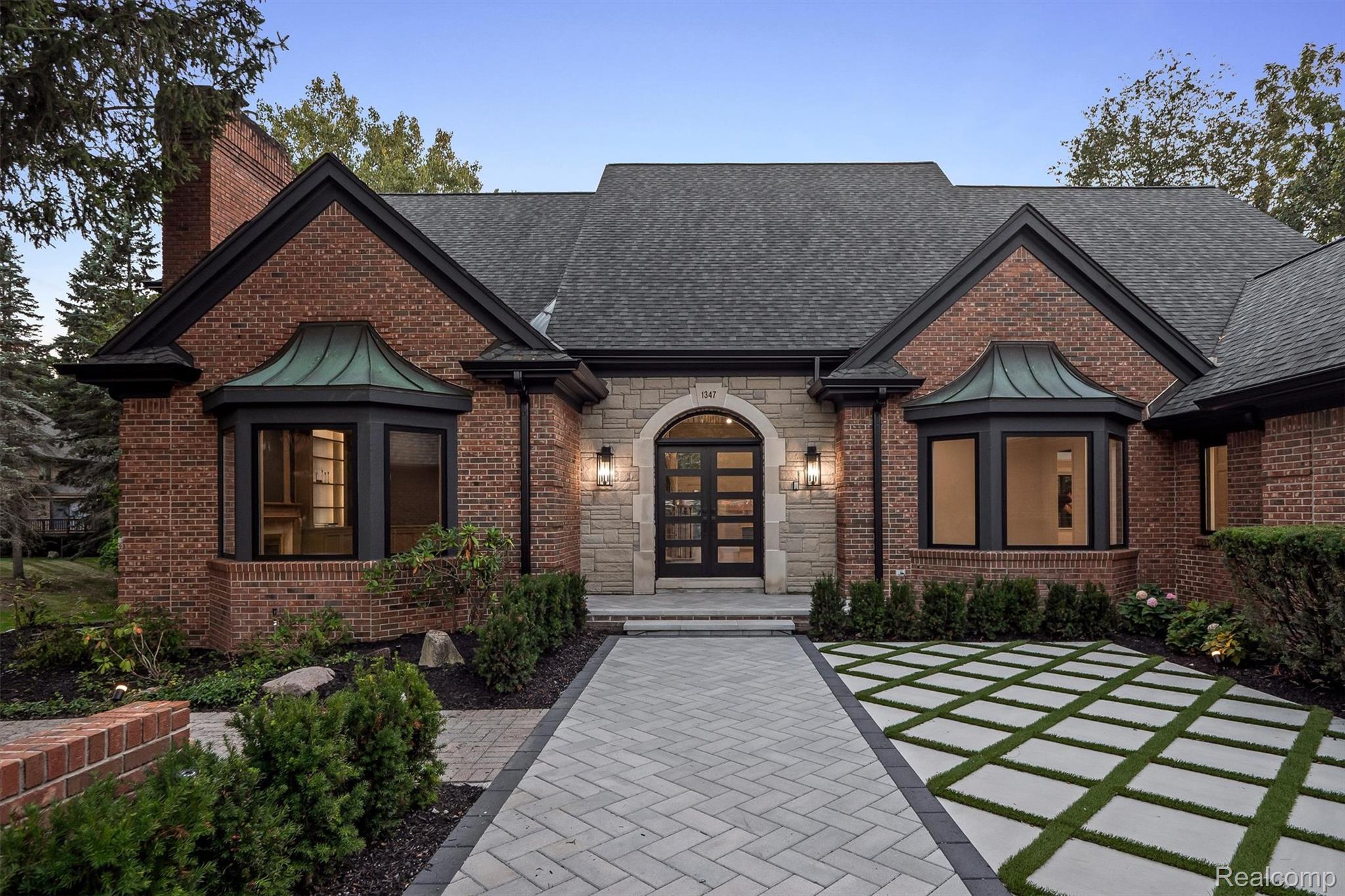 1347 N Carillon Court