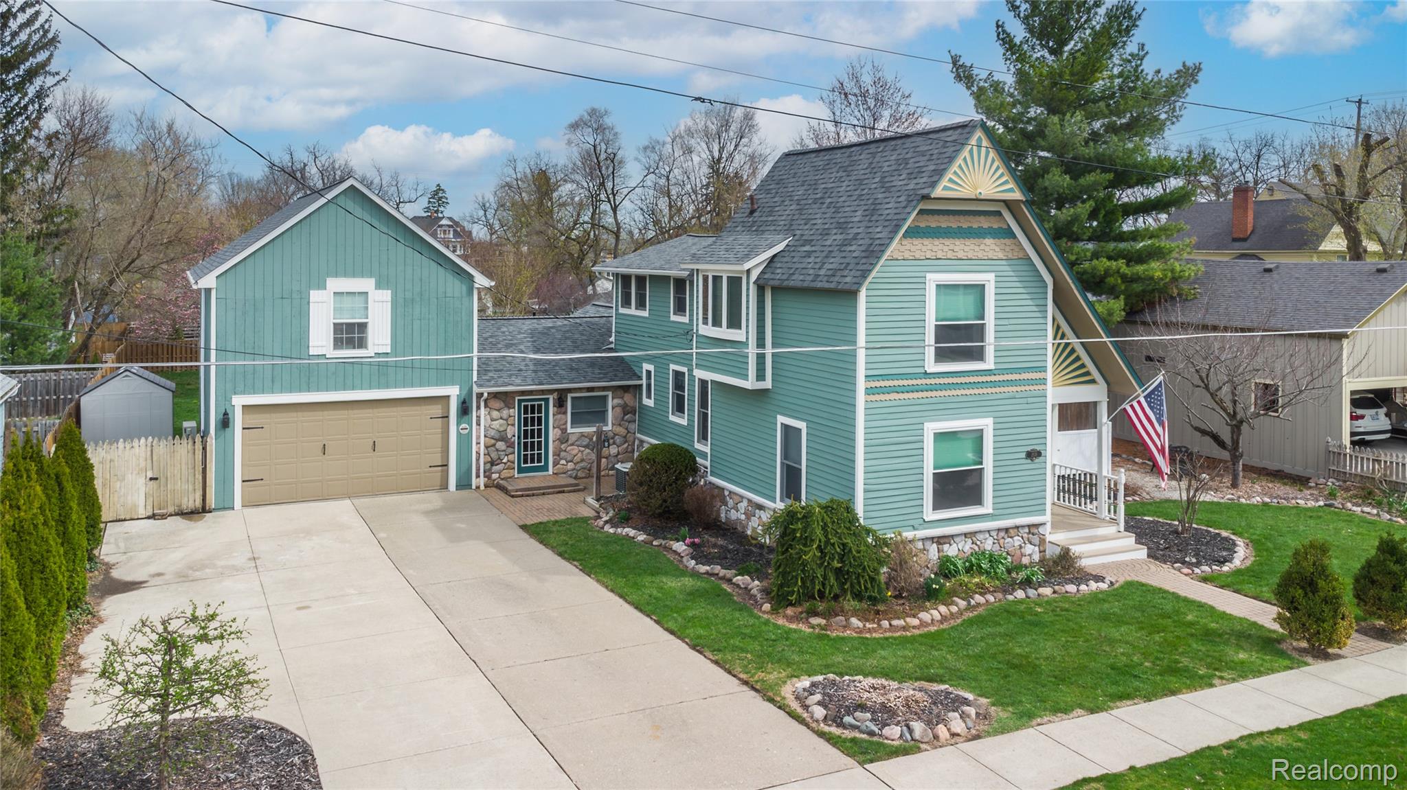 208 W Rockwell Street