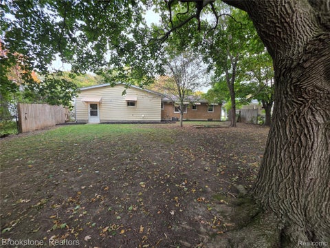 Tiny photo for 5467 Litchfield Drive, Flint Charter Township, MI 48532 (MLS # 20261085146)
