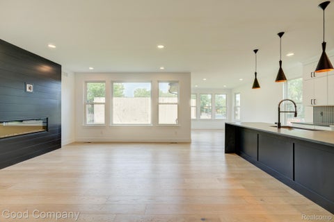 Tiny photo for 804 Irving Avenue, Royal Oak City, MI 48067 (MLS # 20261083017)