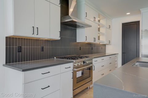 Tiny photo for 804 Irving Avenue, Royal Oak City, MI 48067 (MLS # 20261083017)