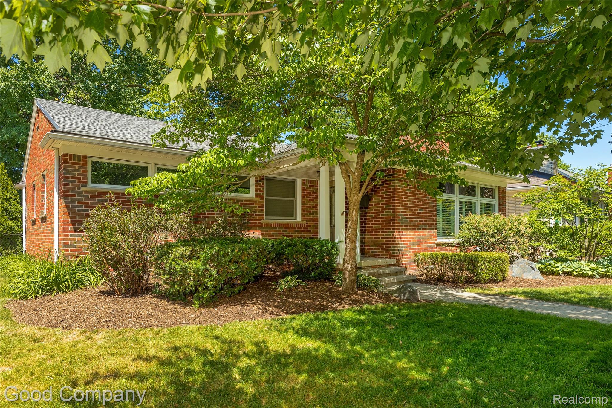 802 Orchard View Drive