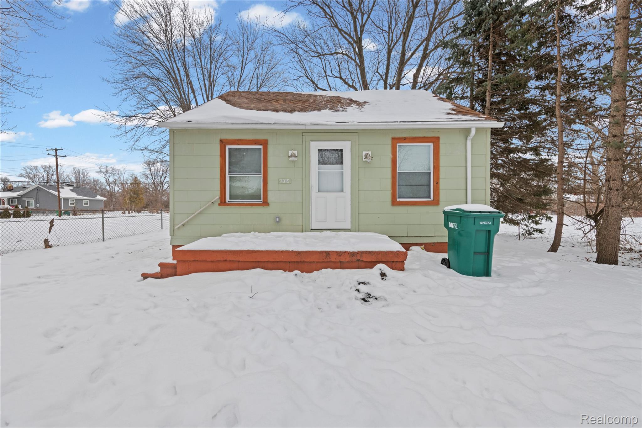 7315 Hollywood Street