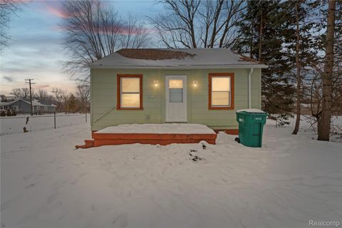 7315 Hollywood Street Romulus City MI 48174