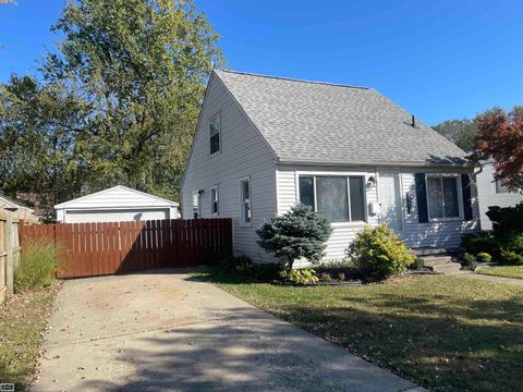 24650 STEWART Avenue Warren City MI 48089