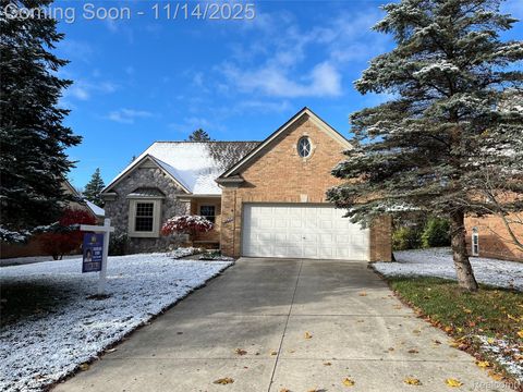 6425 Southpointe Drive Troy City MI 48085