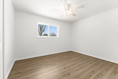 Tiny photo for 5348 Burgundy Drive, Independence Charter Township, MI 48346 (MLS # 20261009999)