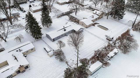 Tiny photo for 5348 Burgundy Drive, Independence Charter Township, MI 48346 (MLS # 20261009999)