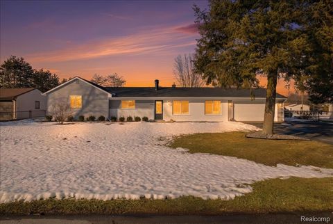 Tiny photo for 5348 Burgundy Drive, Independence Charter Township, MI 48346 (MLS # 20261009999)