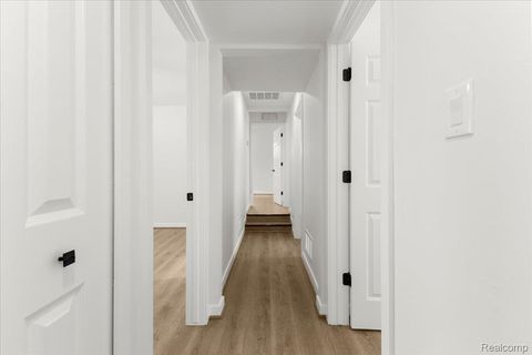 Tiny photo for 5348 Burgundy Drive, Independence Charter Township, MI 48346 (MLS # 20261009999)