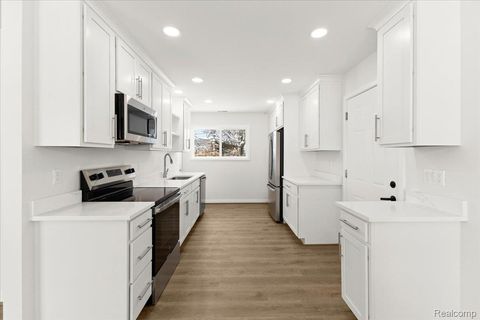 Tiny photo for 5348 Burgundy Drive, Independence Charter Township, MI 48346 (MLS # 20261009999)