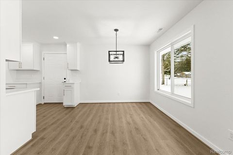 Tiny photo for 5348 Burgundy Drive, Independence Charter Township, MI 48346 (MLS # 20261009999)