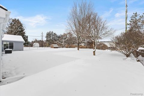 Tiny photo for 5348 Burgundy Drive, Independence Charter Township, MI 48346 (MLS # 20261009999)