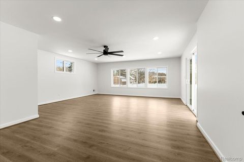 Tiny photo for 5348 Burgundy Drive, Independence Charter Township, MI 48346 (MLS # 20261009999)