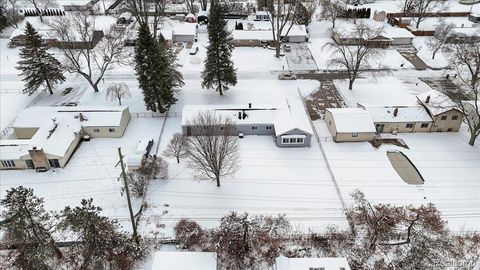 Tiny photo for 5348 Burgundy Drive, Independence Charter Township, MI 48346 (MLS # 20261009999)